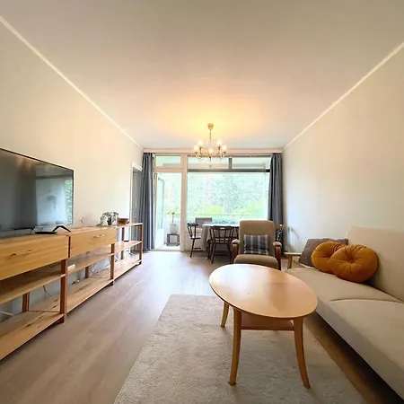 Lägenhet Bright And Spacious 3br With Fast Metro Access To Center