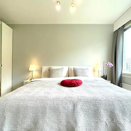 Bright And Spacious 3br With Fast Metro Access To Center Διαμέρισμα