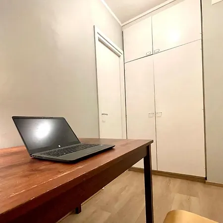 Spacious Near Nature & Metro