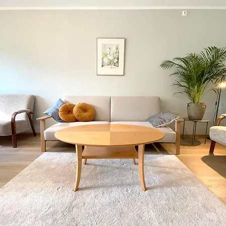 Spacious Near Nature & Metro