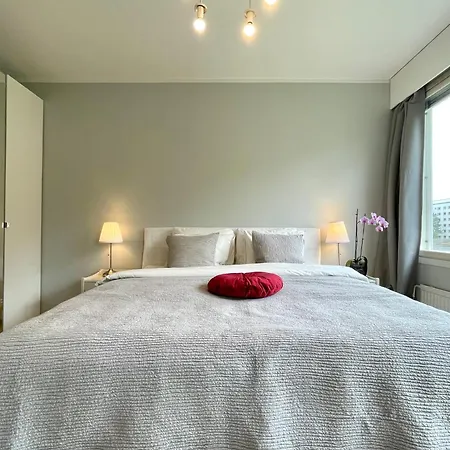 Διαμέρισμα Spacious Near Nature & Metro