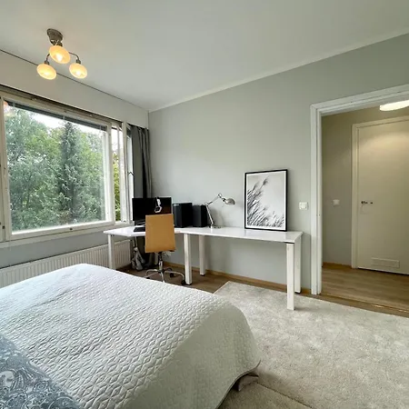 Διαμέρισμα Spacious Near Nature & Metro