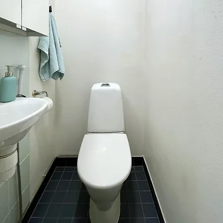 Διαμέρισμα Spacious Near Nature & Metro