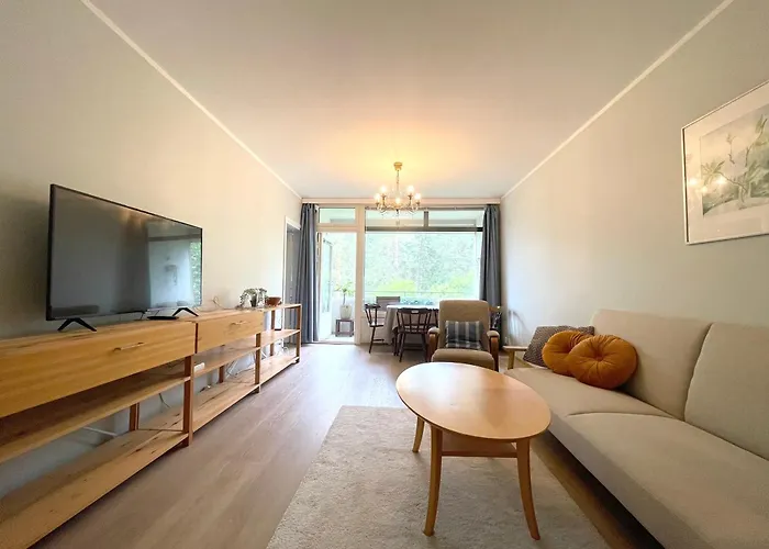 Διαμέρισμα Bright And Spacious 3br With Fast Metro Access To Center