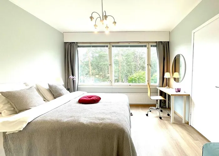 Bright And Spacious 3br With Fast Metro Access To Center * הלסינקי