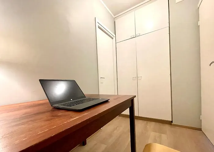 Bright And Spacious 3br With Fast Metro Access To Center