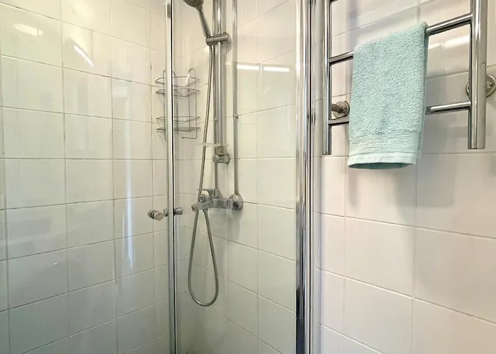 Bright And Spacious 3br With Fast Metro Access To Center Апартаменты *