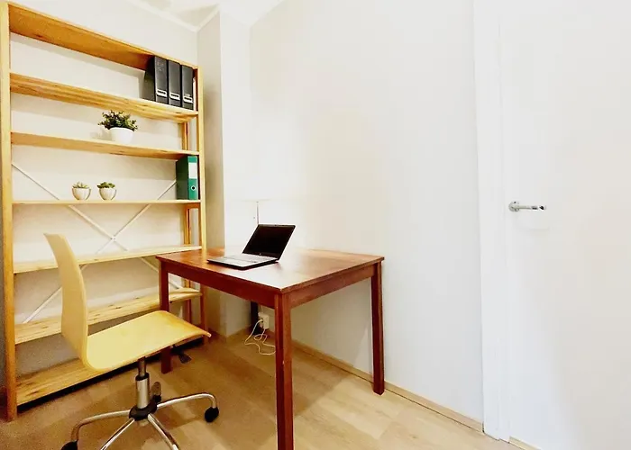 Bright And Spacious 3br With Fast Metro Access To Center *